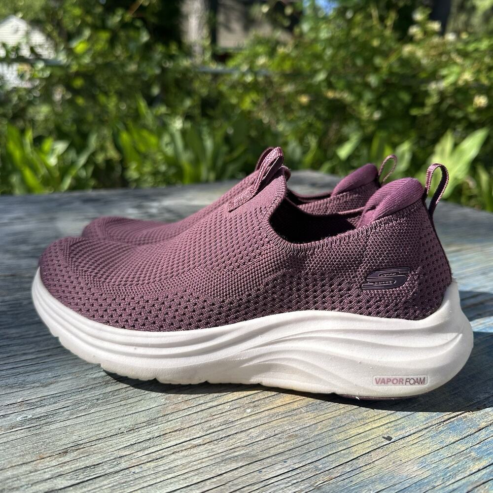 SKECHERS Vapor Foam True Classic Sneaker Women Size 6.5 - 860